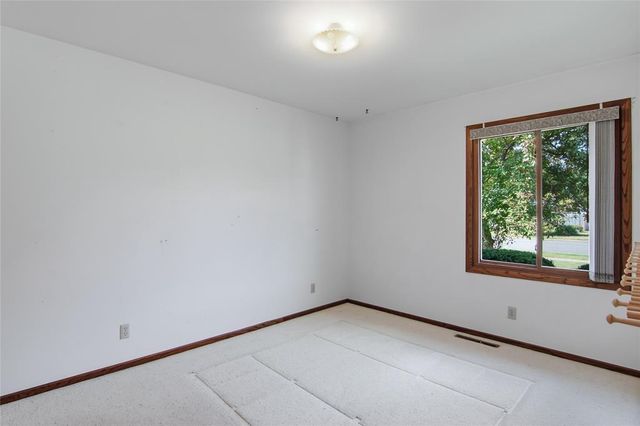 1815 Frisbie Lane, Eau Claire, WI 54703