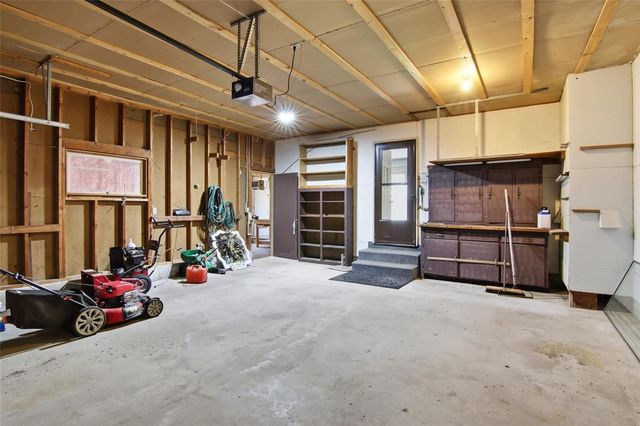 1815 Frisbie Lane, Eau Claire, WI 54703