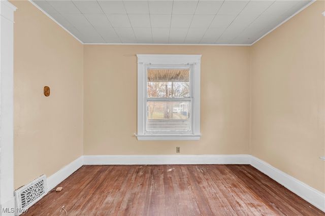 16110 Huntmere Avenue, Cleveland, OH 44110