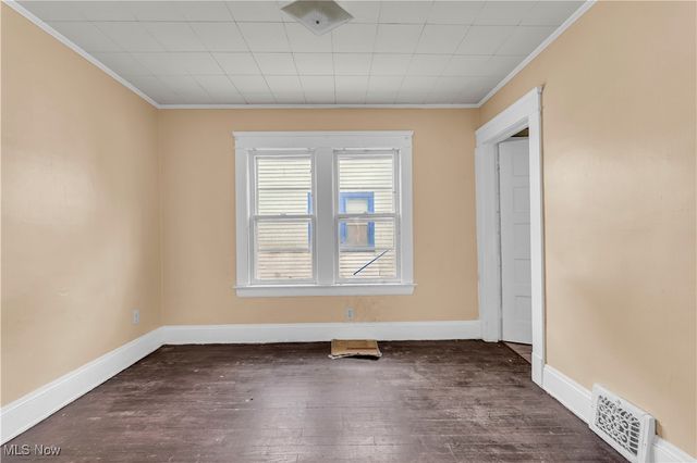 16110 Huntmere Avenue, Cleveland, OH 44110