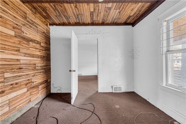 16110 Huntmere Avenue, Cleveland, OH 44110