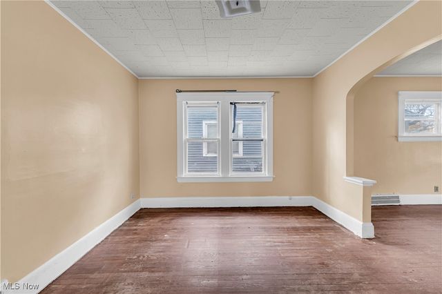 16110 Huntmere Avenue, Cleveland, OH 44110