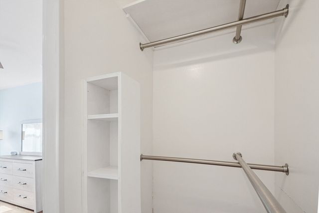 116 Riverway 18, Boston, MA 02215