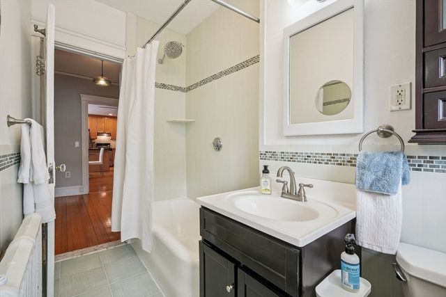 116 Riverway 18, Boston, MA 02215