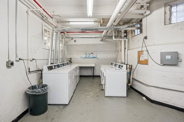 116 Riverway 18, Boston, MA 02215