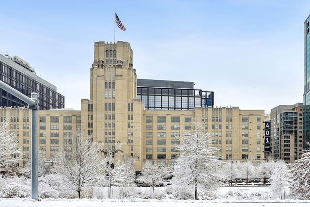 116 Riverway 18, Boston, MA 02215