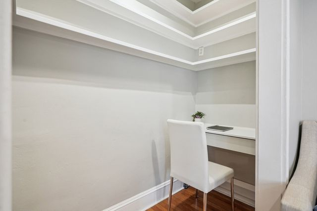 116 Riverway 18, Boston, MA 02215