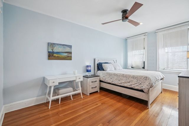 116 Riverway 18, Boston, MA 02215