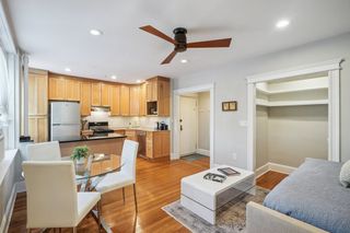 116 Riverway 18, Boston, MA 02215