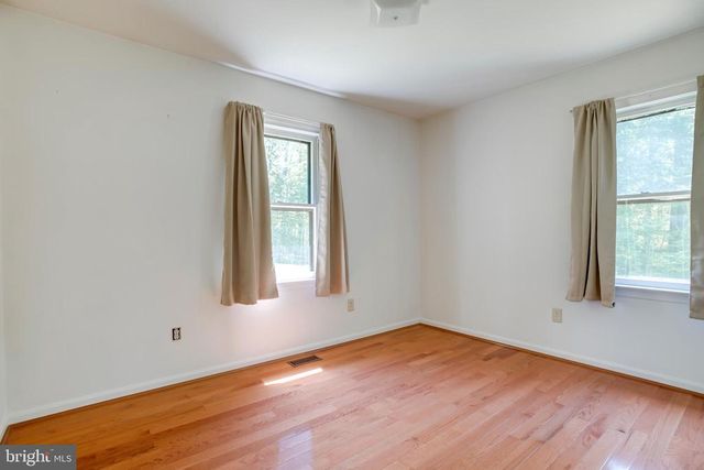 803 WEAVER HOLLOW RD, Banco, VA 22711
