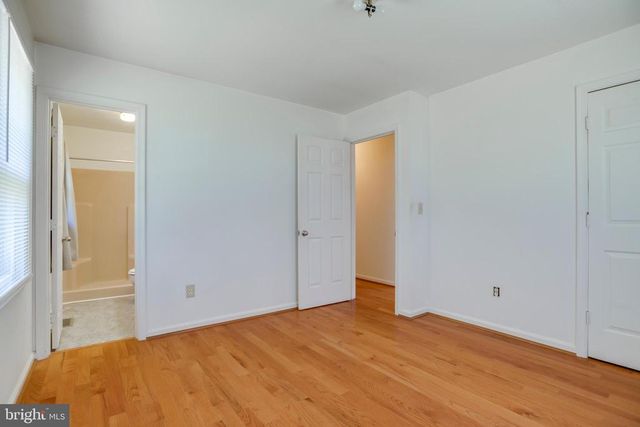 803 WEAVER HOLLOW RD, Banco, VA 22711