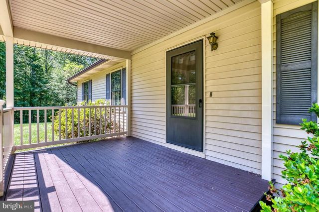803 WEAVER HOLLOW RD, Banco, VA 22711