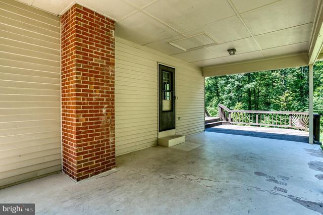 803 WEAVER HOLLOW RD, Banco, VA 22711