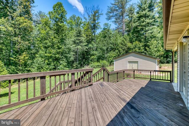 803 WEAVER HOLLOW RD, Banco, VA 22711