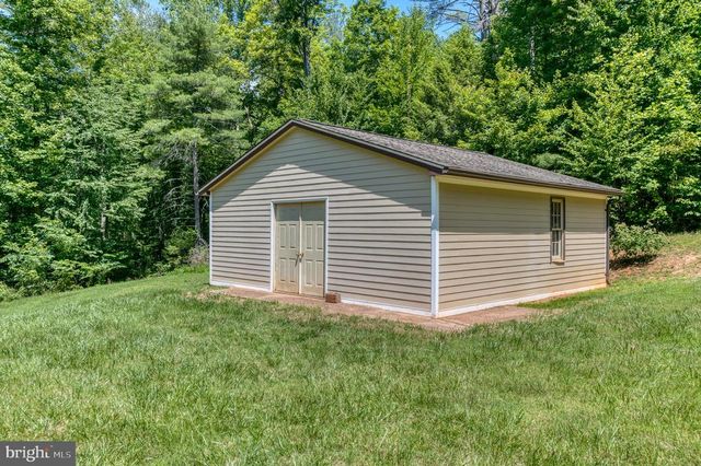 803 WEAVER HOLLOW RD, Banco, VA 22711