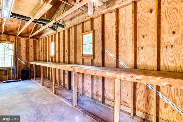 803 WEAVER HOLLOW RD, Banco, VA 22711