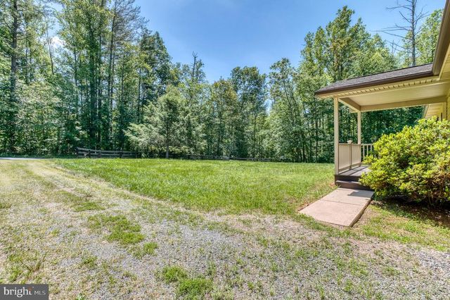 803 WEAVER HOLLOW RD, Banco, VA 22711