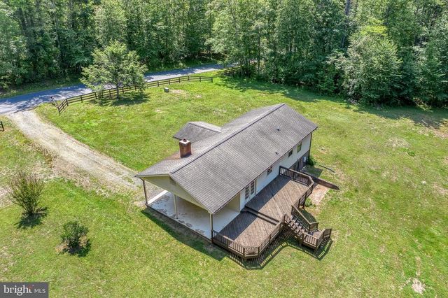 803 WEAVER HOLLOW RD, Banco, VA 22711
