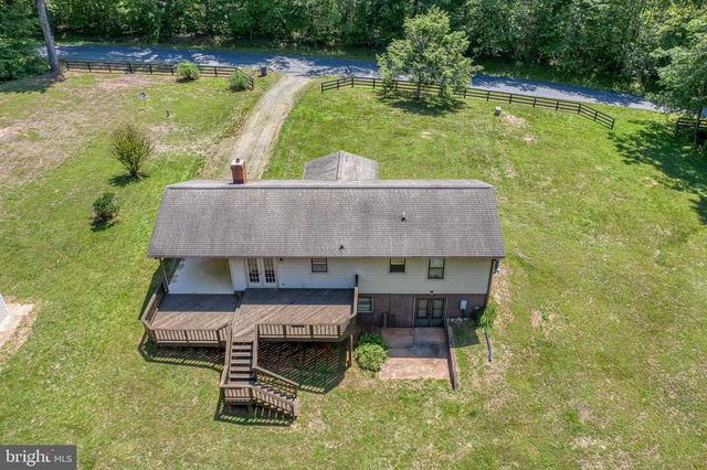 803 WEAVER HOLLOW RD, Banco, VA 22711