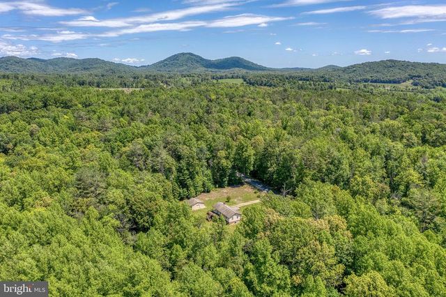 803 WEAVER HOLLOW RD, Banco, VA 22711