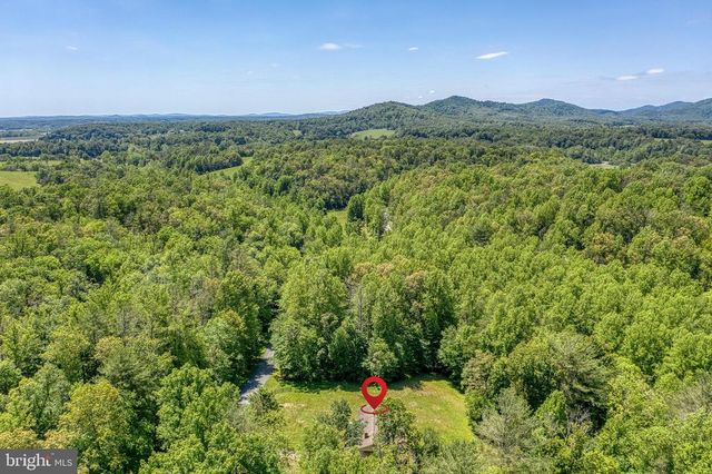 803 WEAVER HOLLOW RD, Banco, VA 22711