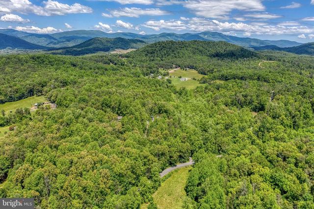 803 WEAVER HOLLOW RD, Banco, VA 22711