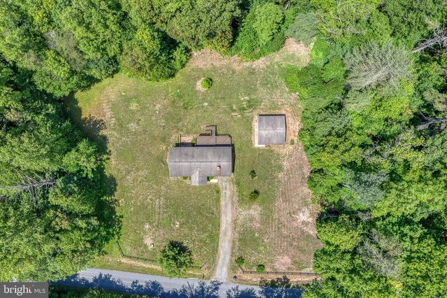 803 WEAVER HOLLOW RD, Banco, VA 22711