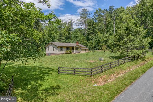 803 WEAVER HOLLOW RD, Banco, VA 22711