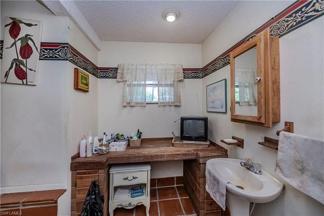 1200 Tampa AVE, Clewiston, FL 33440