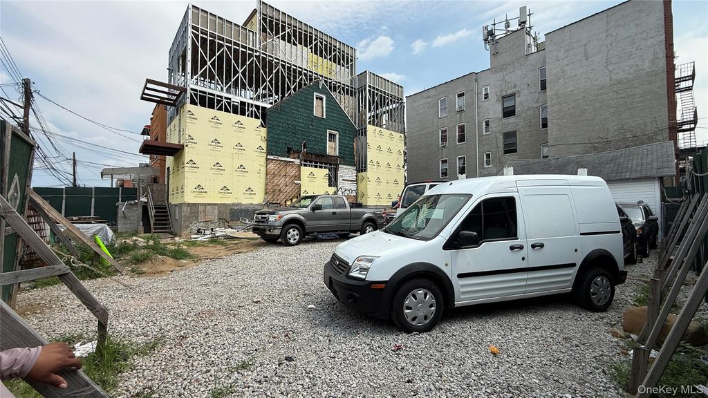 112-08 39th Avenue, Corona, NY 11368 — photo 2