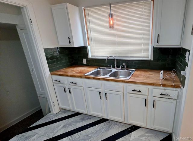 11750 Elmdale Street, Detroit, MI 48213