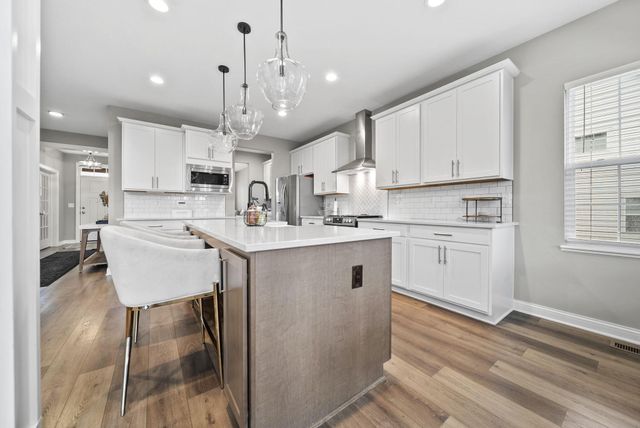 765 Avebury Drive, Pickerington, OH 43147