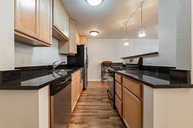 3120 Hennepin Avenue 107, Minneapolis, MN 55408