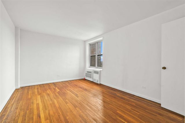 210-15 23rd Avenue 3F, Bayside, NY 11360