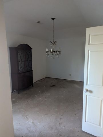 6339 N Palm Avenue, Fresno, CA 93704