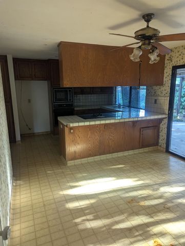 6339 N Palm Avenue, Fresno, CA 93704