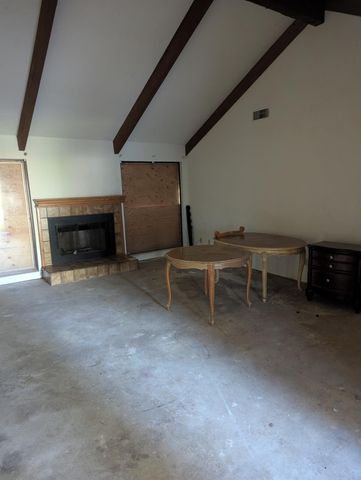 6339 N Palm Avenue, Fresno, CA 93704