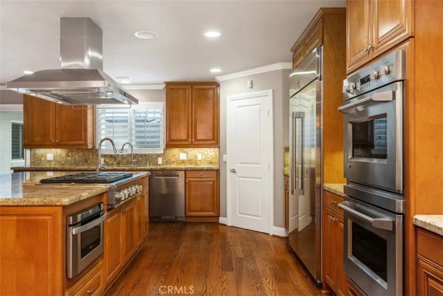 18452 Carnaby, Huntington Beach, CA 92648