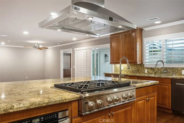 18452 Carnaby, Huntington Beach, CA 92648