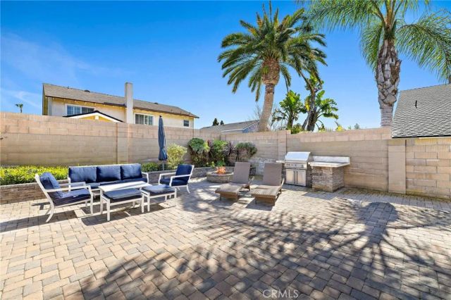 18452 Carnaby, Huntington Beach, CA 92648
