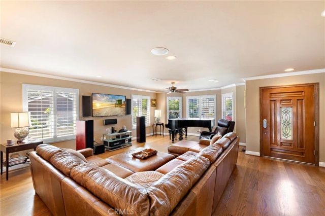 18452 Carnaby, Huntington Beach, CA 92648