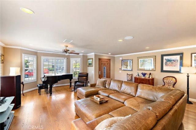 18452 Carnaby, Huntington Beach, CA 92648