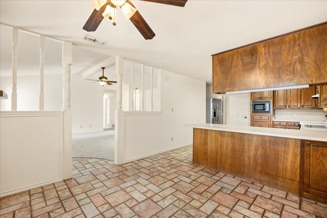 706 Tahiti Drive, Granbury, TX 76048