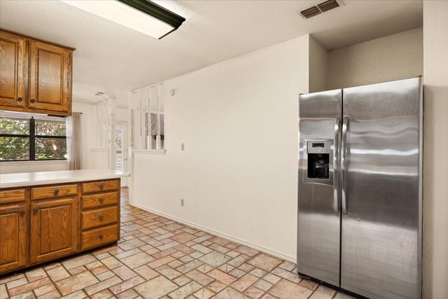 706 Tahiti Drive, Granbury, TX 76048