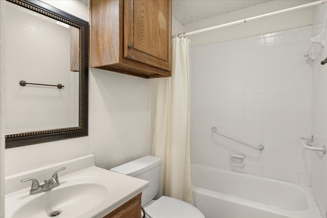 706 Tahiti Drive, Granbury, TX 76048