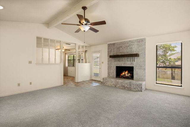 706 Tahiti Drive, Granbury, TX 76048