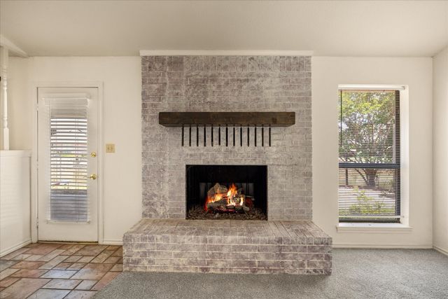 706 Tahiti Drive, Granbury, TX 76048