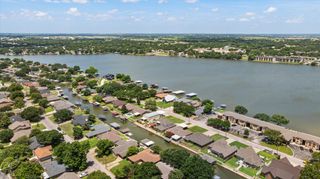 706 Tahiti Drive, Granbury, TX 76048