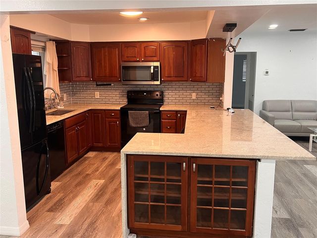 4127 28TH AVENUE N, St Petersburg, FL 33713