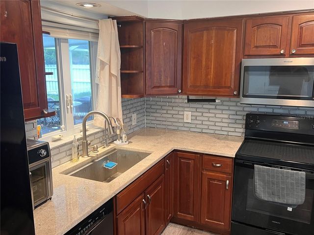 4127 28TH AVENUE N, St Petersburg, FL 33713